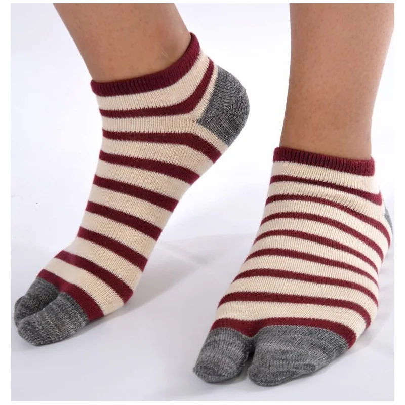 Chaussettes Ninjas Grises Larges Rayures Bordeaux 4 Chaussettes Ninjas Grises Larges Rayures Bordeaux – Image 2